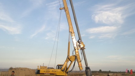 G J R400系列 旋挖钻机